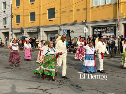Desfile revolucionario en Monclova