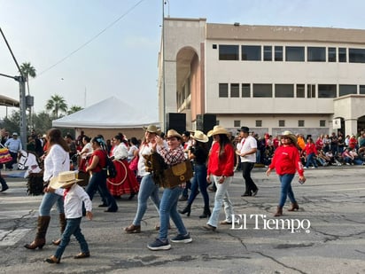 Desfile revolucionario en Monclova