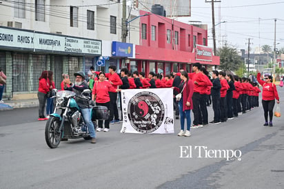 Civismo y tradición destacan en el desfile