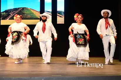 🎉 Ballet Folclórico Coahuitl celebra 30 años en el Teatro de la Ciudad✨