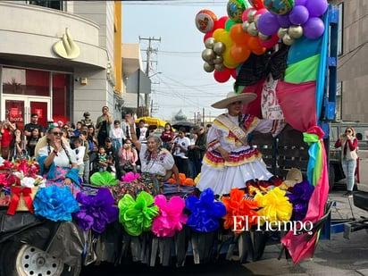 Desfile revolucionario en Monclova