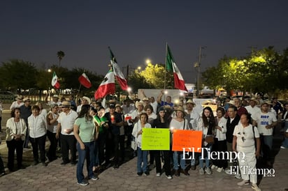 Manifestación en #Monclova encabezada por jóvenes de la generación “Z”.