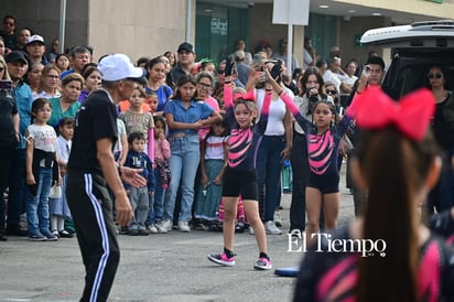 Civismo y tradición destacan en el desfile