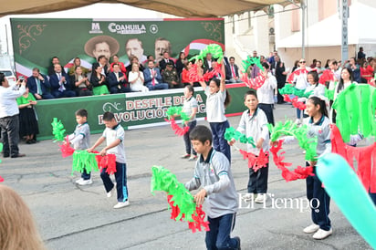 Civismo y tradición destacan en el desfile