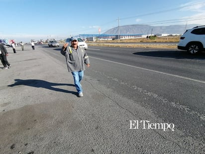 Exobreros de AHMSA inician caminata de más de 190 km rumbo a Saltillo por el proceso de quiebra