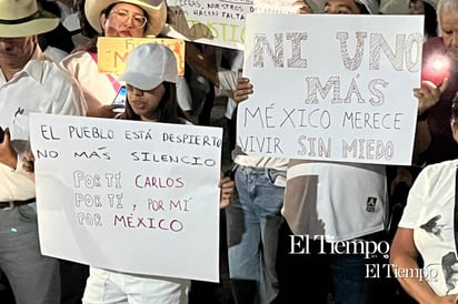Manifestación en #Monclova encabezada por jóvenes de la generación “Z”.