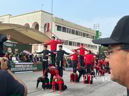 Desfile revolucionario en Monclova