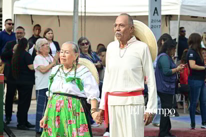 Civismo y tradición destacan en el desfile