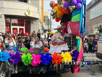 Desfile revolucionario en Monclova