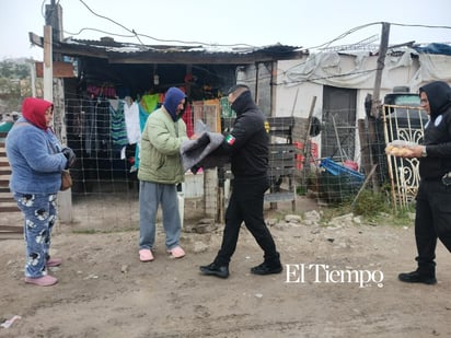 Agentes de AIC llevan apoyo y cercanía a sectores vulnerables de Monclova
