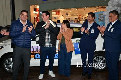 CIMACO realizó la entrega de un Mazda 2 a la ganadora del sorteo conmemorativo