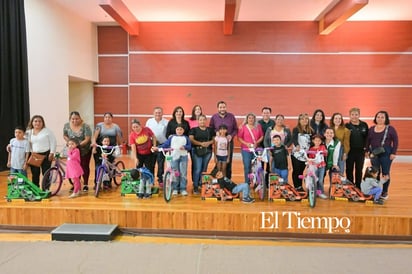Familias del Oriente disfrutaron de la rosca y una emocionante rifa de juguetes en el Auditorio Salvador Kamar.
