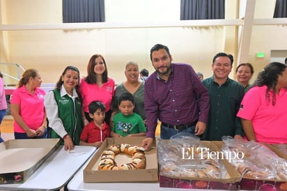 Familias del Oriente disfrutaron de la rosca y una emocionante rifa de juguetes en el Auditorio Salvador Kamar.