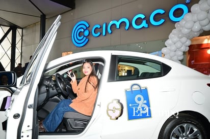 CIMACO realizó la entrega de un Mazda 2 a la ganadora del sorteo conmemorativo