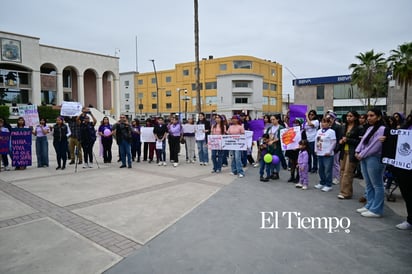 Mujeres de Monclova se concentran por igualdad y justicia