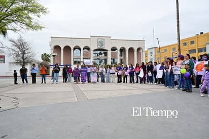 Mujeres de Monclova se concentran por igualdad y justicia