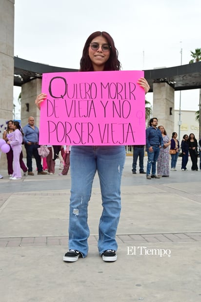 Mujeres de Monclova se concentran por igualdad y justicia