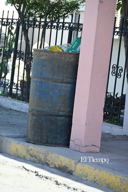 Contenedores rebasados reflejan hábitos en el manejo de residuos