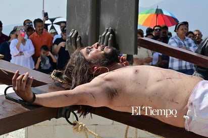 Viacrucis en Monclova