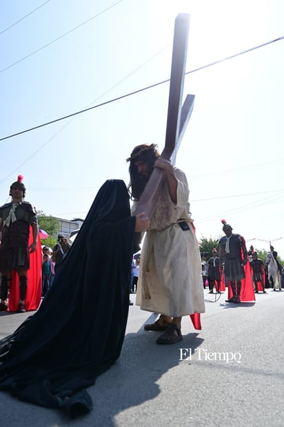 Viacrucis en Monclova