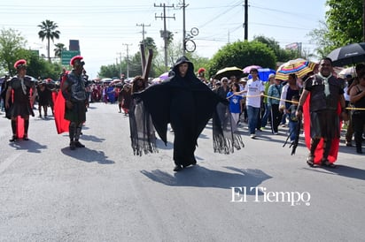 Viacrucis en Monclova