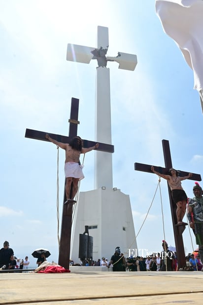 Viacrucis en Monclova