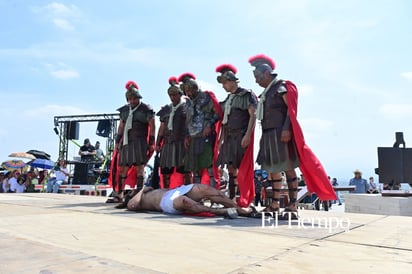 Viacrucis en Monclova