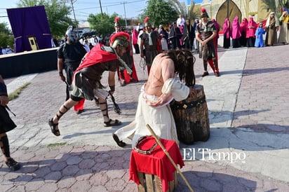 Viacrucis en Monclova