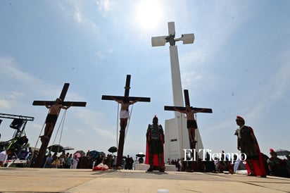 Viacrucis en Monclova