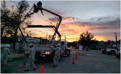 Restablecido al 93% el suministro de energía a afectados por Beryl: CFE 