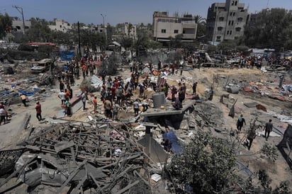 Ataque en un campo de desplazados en Gaza deja al menos 71 muertos