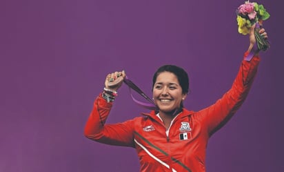 Mariana Avitia, orgullosa de ser una medallista pionera en tiro con arco