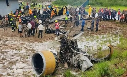 VIDEO: El momento en el que avión con 19 pasajeros se desploma en Nepal