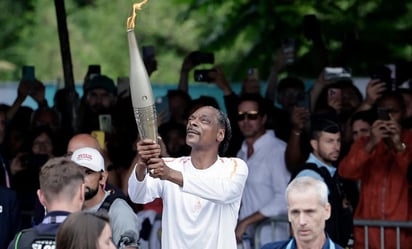 Snoop Dogg portó la antorcha olímpica en Saint-Denis previo a la ceremonia de inauguración