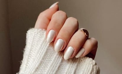 5 ideas de uñas blancas para lucir en otoño