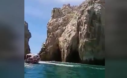 Turistas caen al mar durante paseo en lancha en Los Cabos