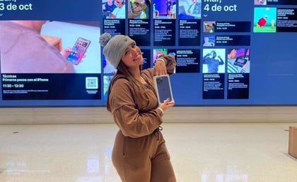 Yina Martínez; primera mexicana en adquirir el iPhone 14