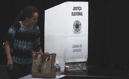 Lula da Silva rebasa con mínima ventaja del 0.42% tras 75% de votos escrutados en elecciones presidenciales de Brasil