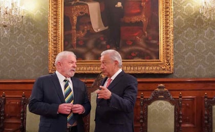 AMLO celebra virtual triunfo de Lula; 'bendito pueblo de Brasil'