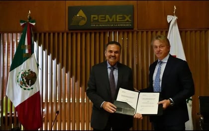 Pemex firma contrato por mil 500 mdd para extraer gas