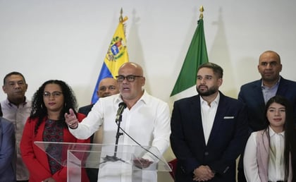 Gobierno y oposición venezolana firman acuerdo para recuperación de recursos