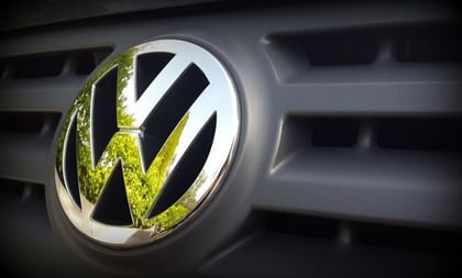 Acuerdan Volkswagen y sindicato aumento salarial de 8.1%