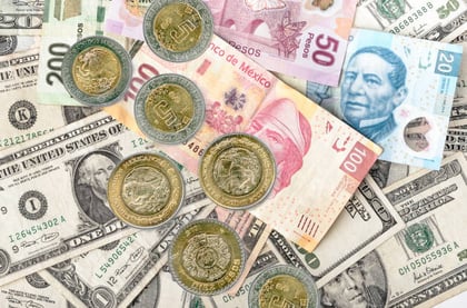 Peso mexicano avanza levemente en inicio de semana con pocos cambios
