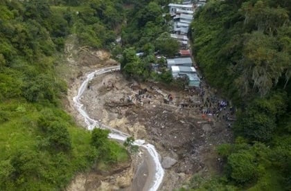 Aumenta cifra de muertos por desbordamiento en Guatemala