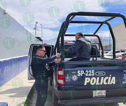Policía Municipal detiene a hombre por alterar el orden público