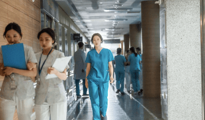 La nueva serie de Netflix que combina el estilo de 'Dr. House' con un K-Drama