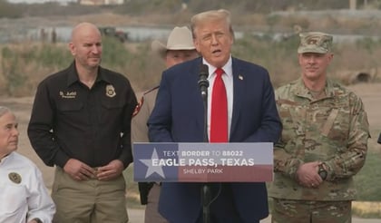Donald Trump llega Eagle Pass con mensaje contra migrantes