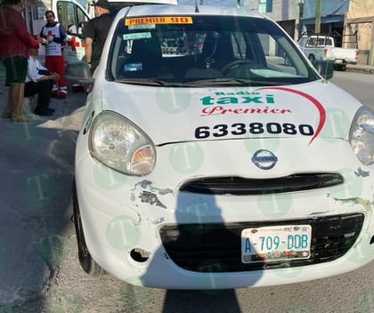 Imprudente taxista de CTM premier protagoniza choque por alcance en la Zona Centro 