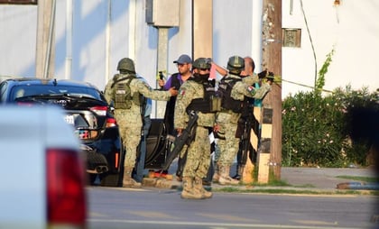 Elementos de la Sedena chocan contra vehículo en Nuevo Laredo, Tamaulipas