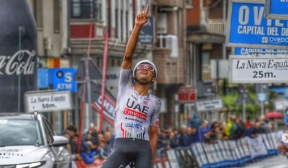 Isaac del Toro conquistó la Vuelta a Asturias 2024 y firmó su primer título como profesional